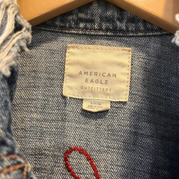 American Eagle Jacket Women’s Blue Denim Embroidered Flowers Just For Fun S - Picture 3 of 4
